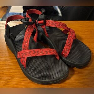 Chaco Women’s Z1 Classic Vibram Unaweep Red Floral Straps Outdoor Hiking Sandals